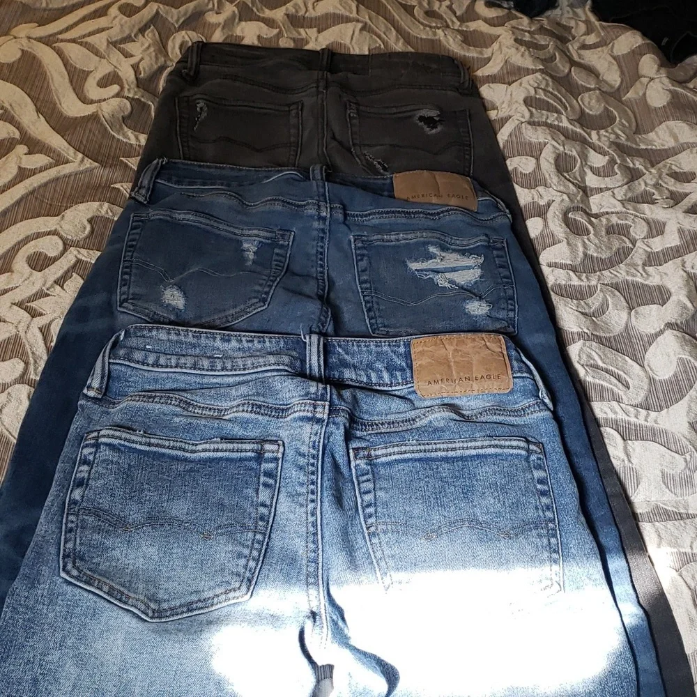 American Eagle bundle 3/$35 fashion ripped jeans - Picture 3 of 3